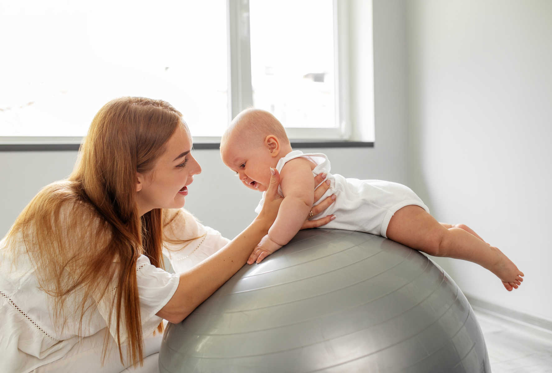 Správna manipulácia a stimulácia dieťatka do 12. mesiaca